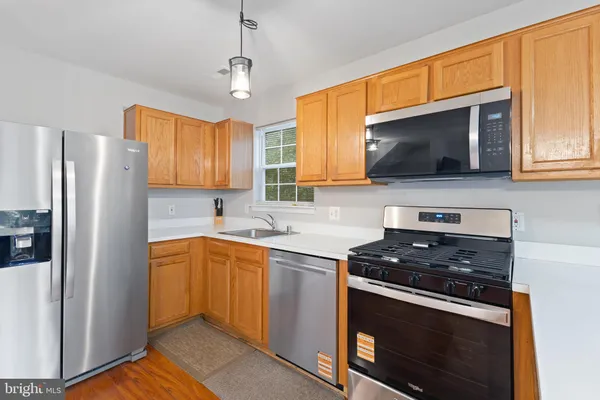 $455,000 | 14836 Winding Loop, Woodbridge, VA 22191