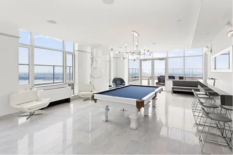 $1,150,000 | 635 West 42nd Street, Unit 2H | Hell's Kitchen