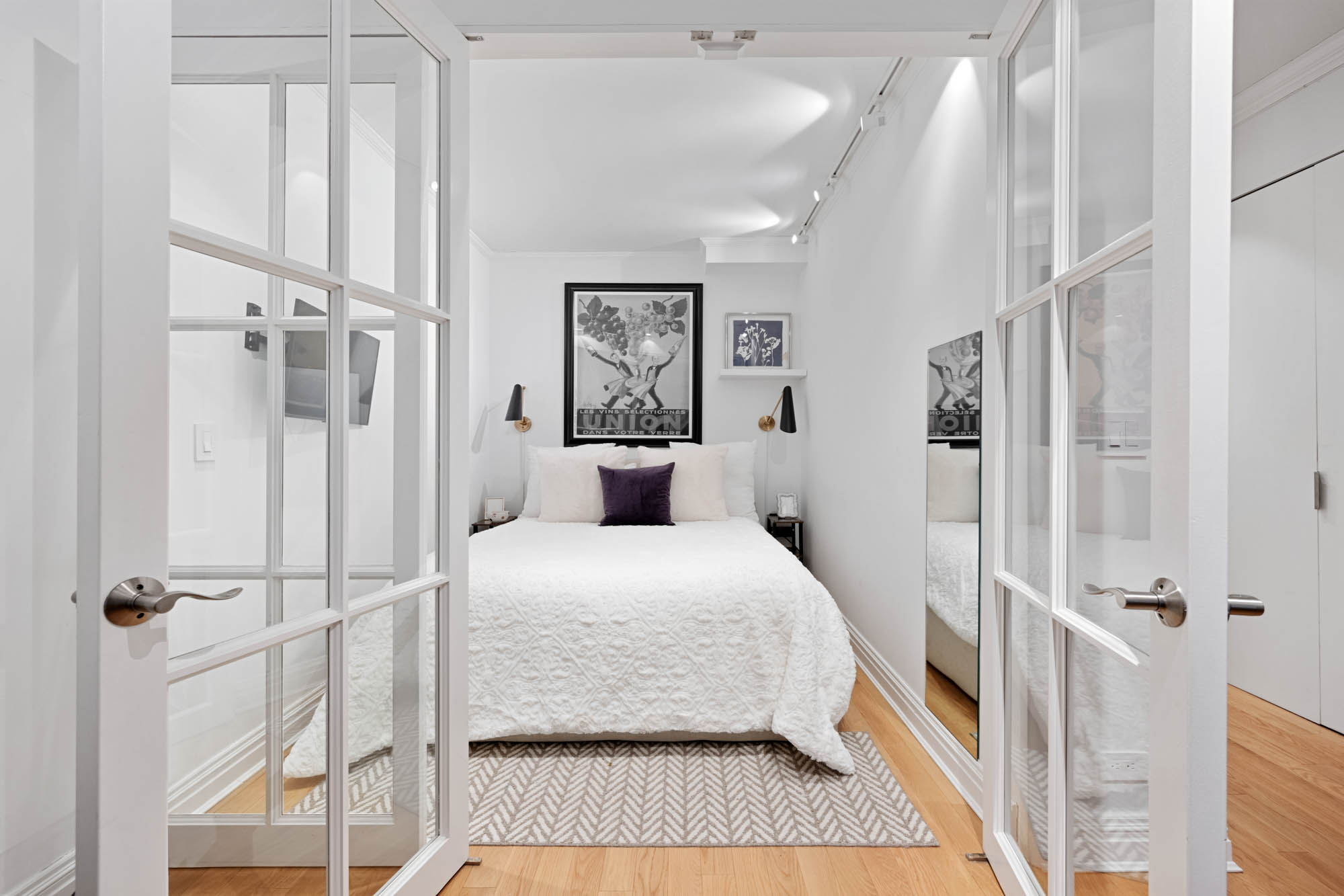 200 East 69th Street, Unit 2S Manhattan, NY 10021 - Photo 2 of 6 a bathroom with a bathtub and a shower