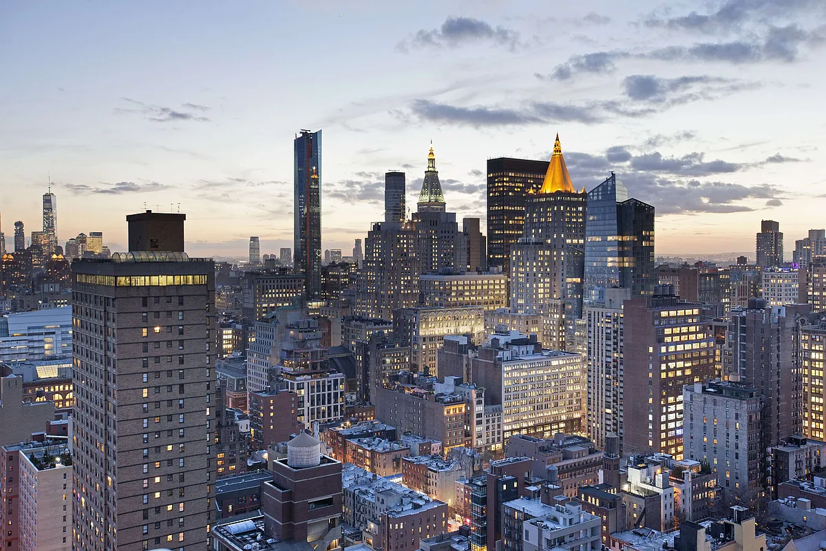 200 East 32nd Street, Unit 35C Manhattan, NY 10016 - Photo 19 of 26 a city view