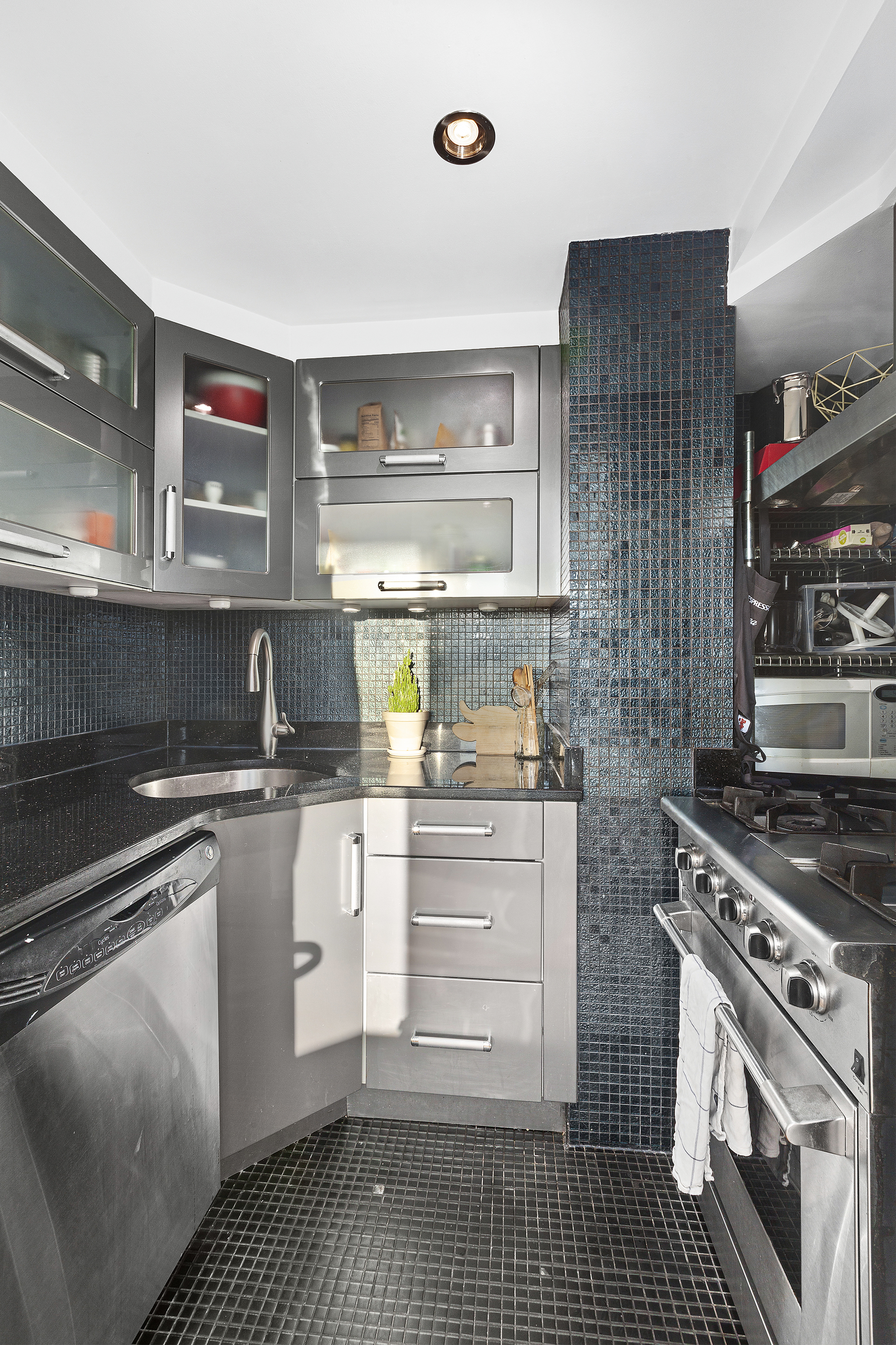 55 Hester Street, Unit 11A Manhattan, NY 10002 - Photo 5 of 11