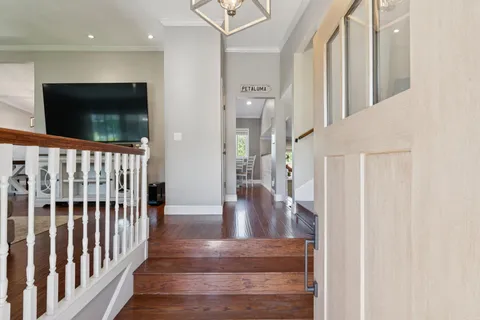 $1,049,000 | 112 Rose Petal Court, Petaluma, CA 94954