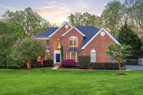 $1,800,000 | 1283 Cobble Pond Way, Vienna, VA 22182