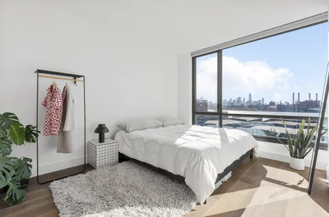$1,995,000 | 50 Greenpoint Avenue, Unit PHB | Greenpoint