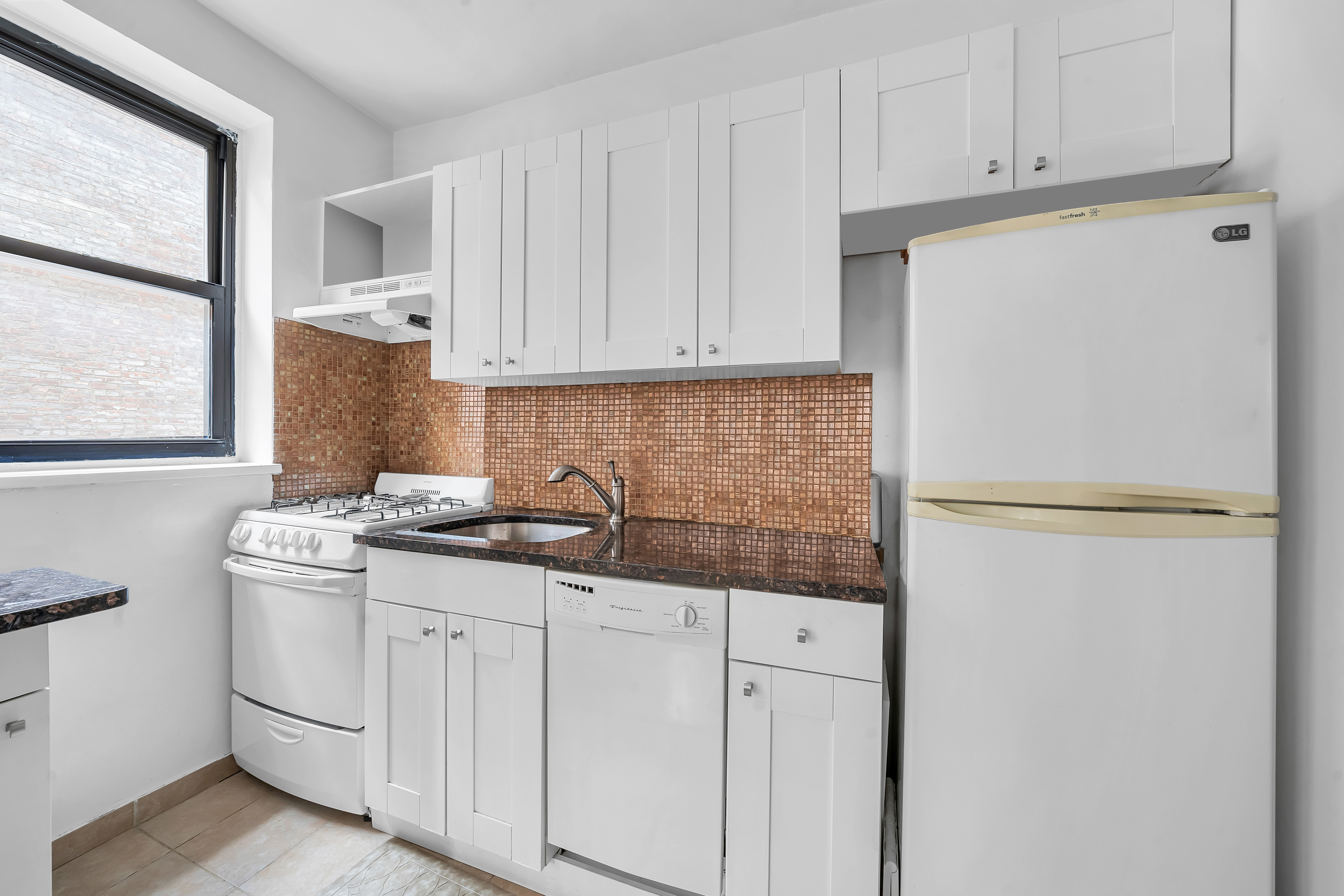 29 West 65th Street, Unit 2H Manhattan, NY 10023 - Photo 3 of 9