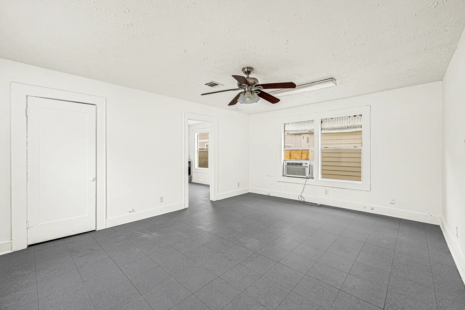 $599,000 | 969 Wakefield Drive, Houston, TX 77018