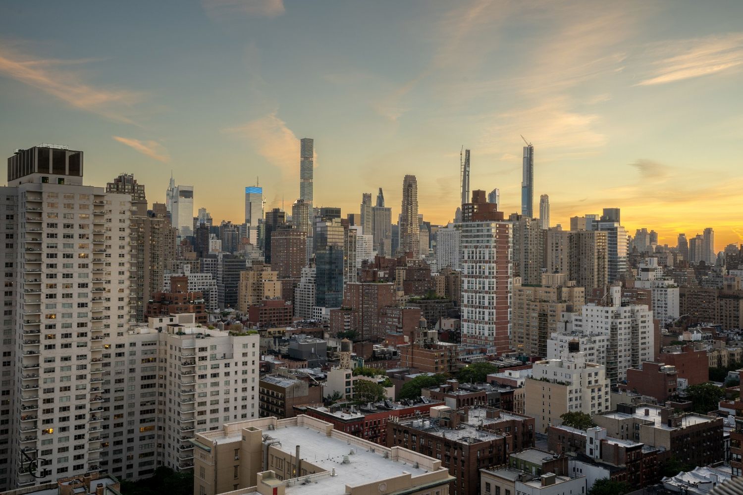 515 East 79th Street, Unit 15A Manhattan, NY 10075 - Photo 22 of 26 a view of a city with tall buildings