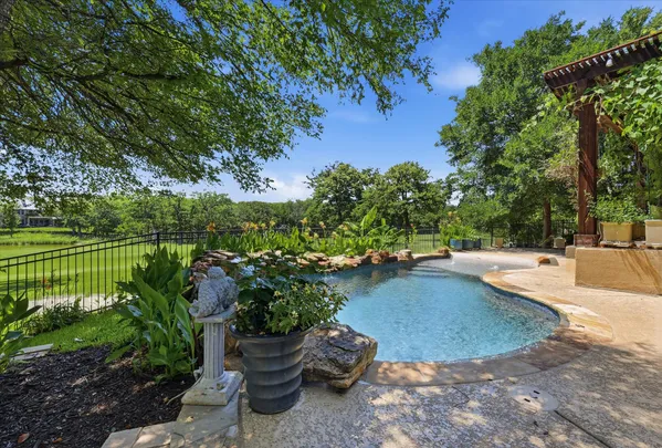 $750,000 | 1731 Meadows Avenue, Lantana, TX 76226