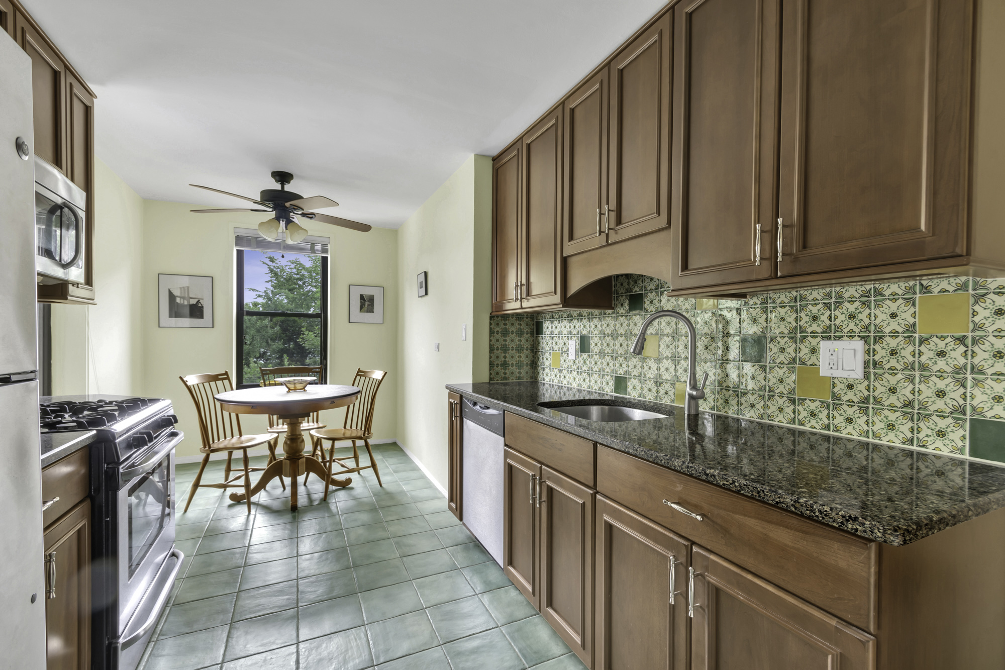 9511 Shore Road, Unit 204 Brooklyn, NY 11209 - Photo 6 of 14 Gallery Image 6