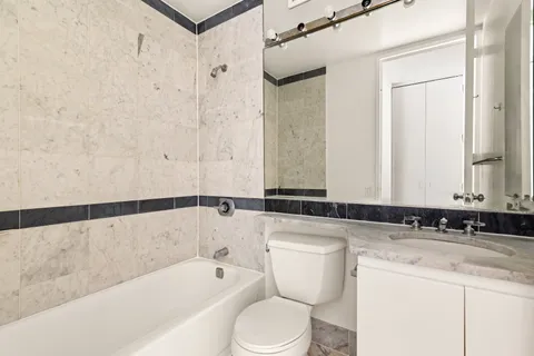 $495,000 | 500 West 43rd Street, Unit 5C | Hell's Kitchen