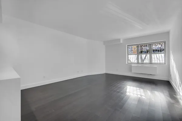 $850,000 | 516 West 47th Street, Unit S1B | Hell's Kitchen
