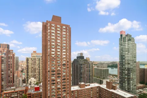 $1,349,500 | 1641 3rd Avenue, Unit 28K | Upper East Side