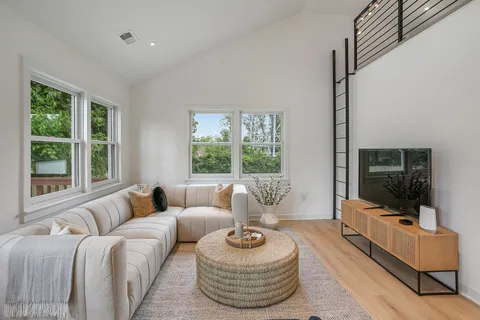 $1,099,000 | 2237 North Harrison Street, Arlington, VA 22205