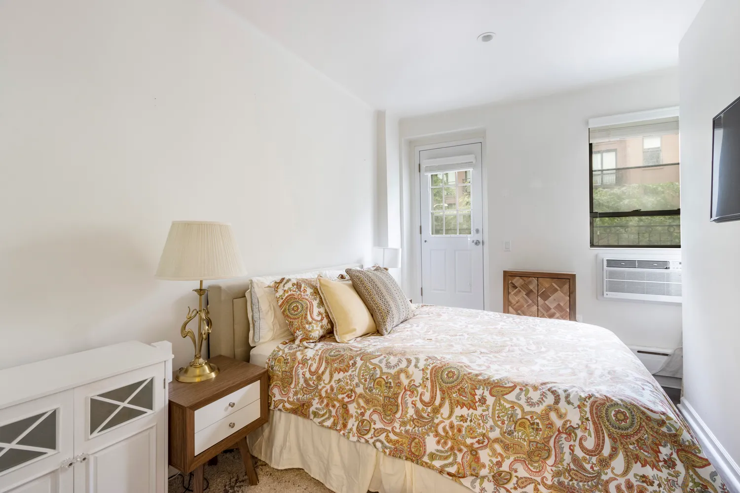 $8,500 | 160 East 74th Street, Unit 3 | Lenox Hill