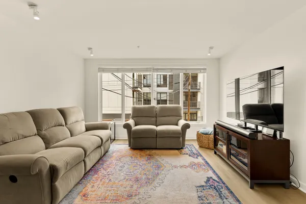 $500,000 | 1423 Newton Street Northwest, Unit 204, Washington, DC 20010