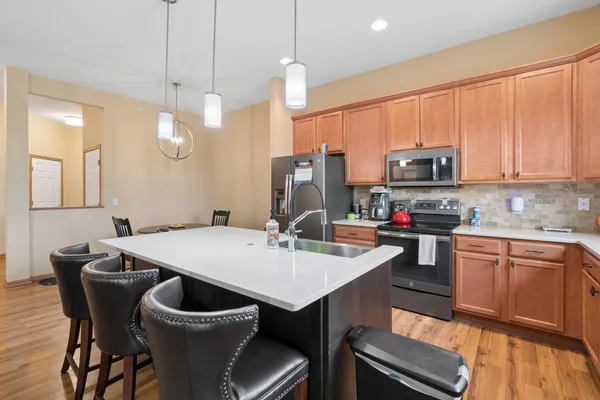 $249,900 | 1244 County Rd D East, Unit 206, St. Paul, MN 55109