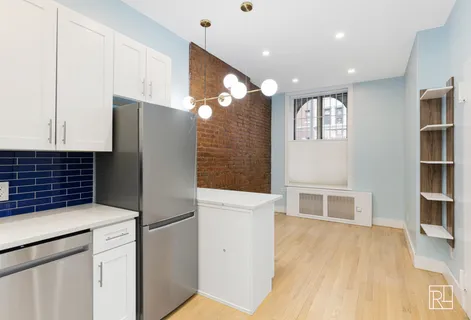 $455,000 | 152 East 83rd Street, Unit 1D | Upper East Side