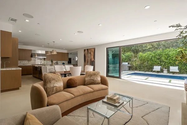 $4,100,000 | Laurel Canyon Road, Los Angeles, CA 90046
