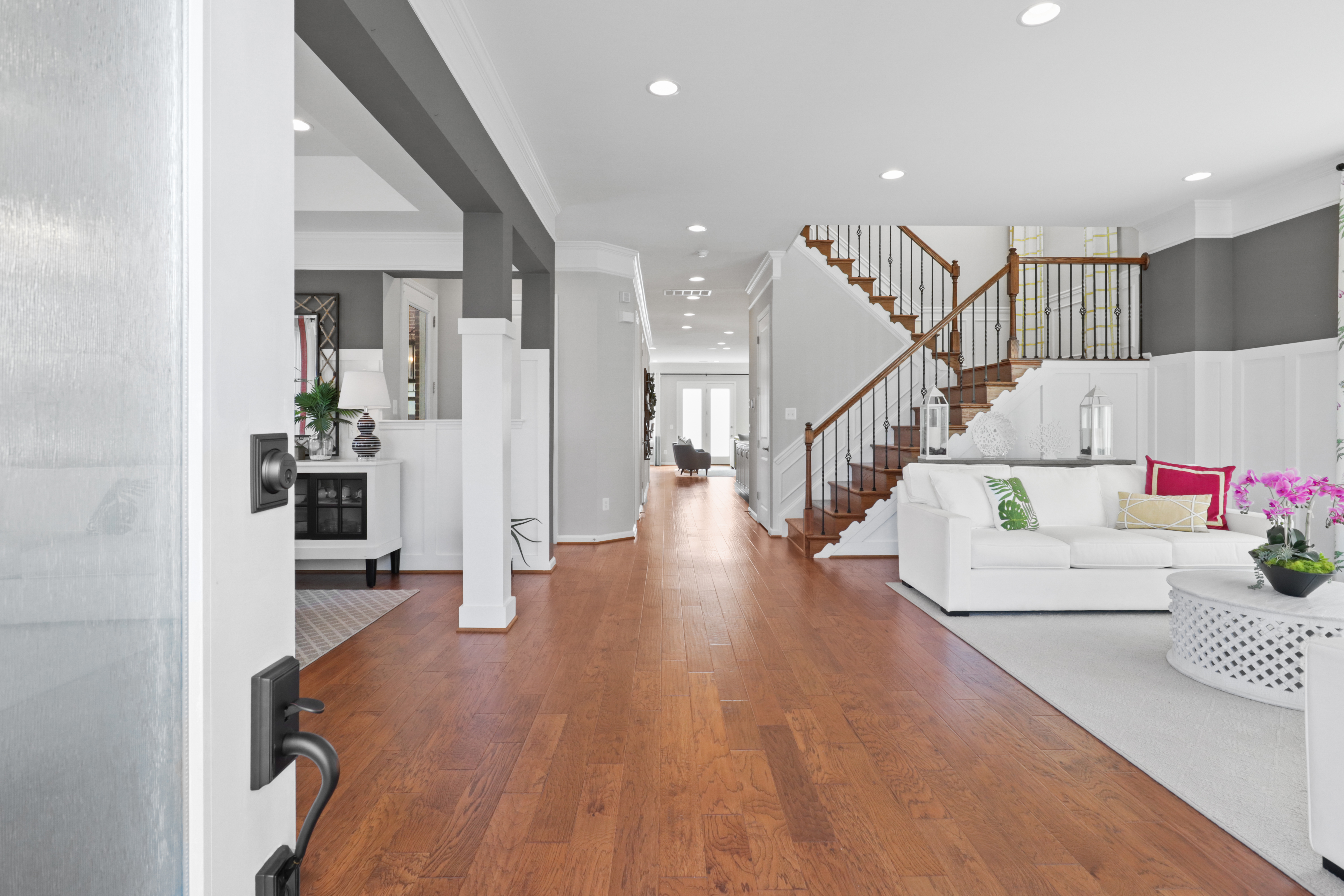 9101 Power House Road Lorton, VA 22079 - Photo 10 of 75 a living room with furniture and wooden floor