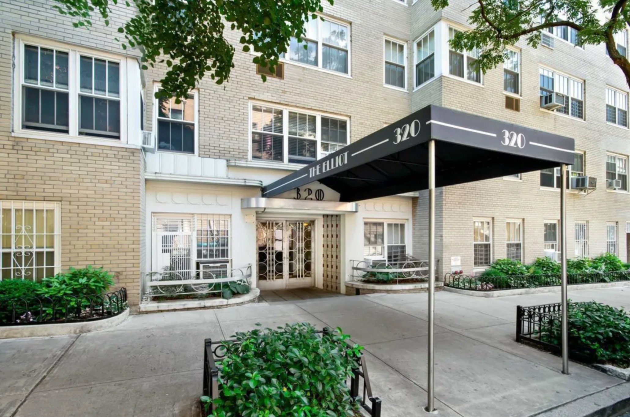 320 West 76th Street, Unit 6D Manhattan, NY 10023 - Photo 15 of 16 a view of a building with a garden