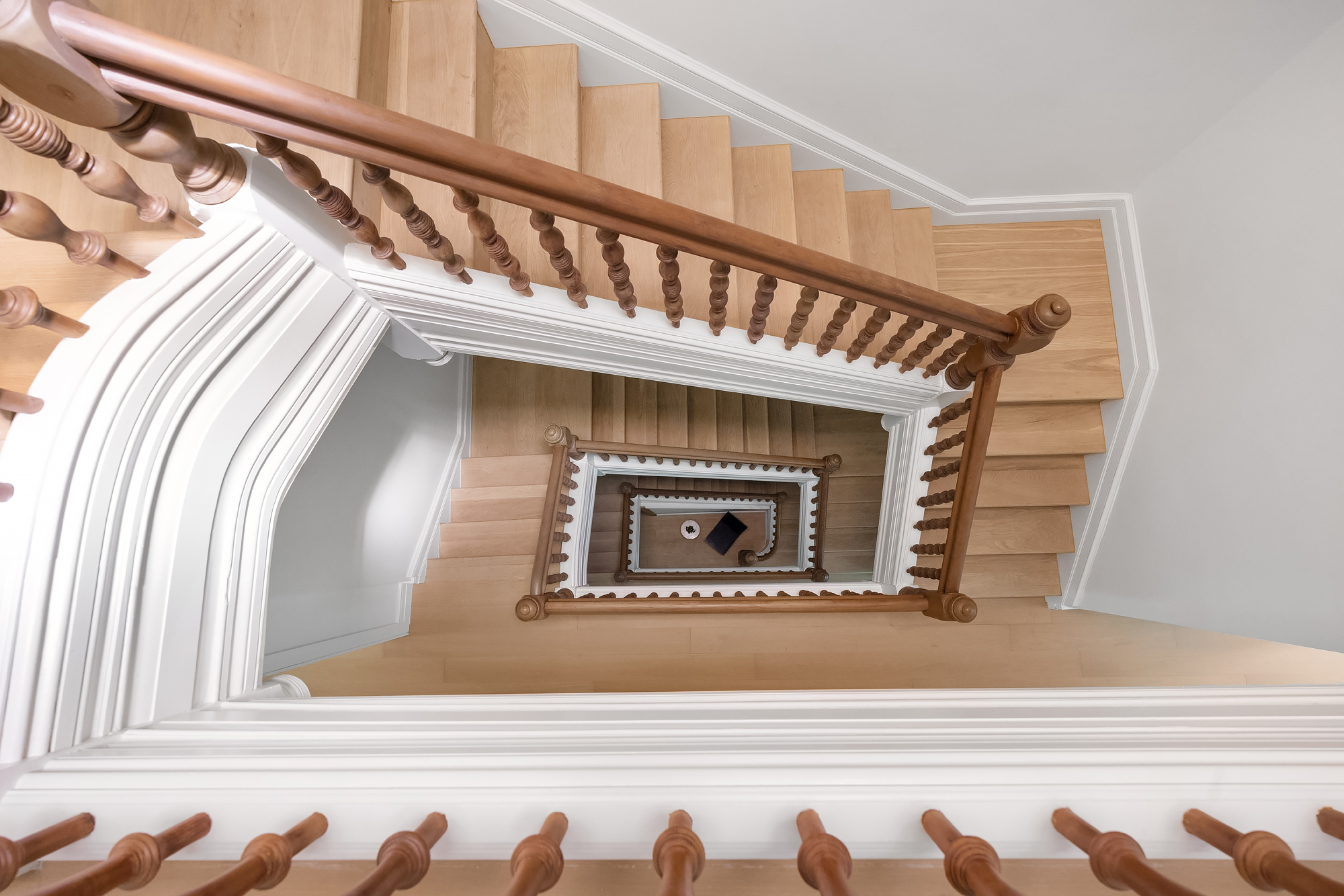 53 West 85th Street Manhattan, NY 10024 - Photo 28 of 37 a view of a living room