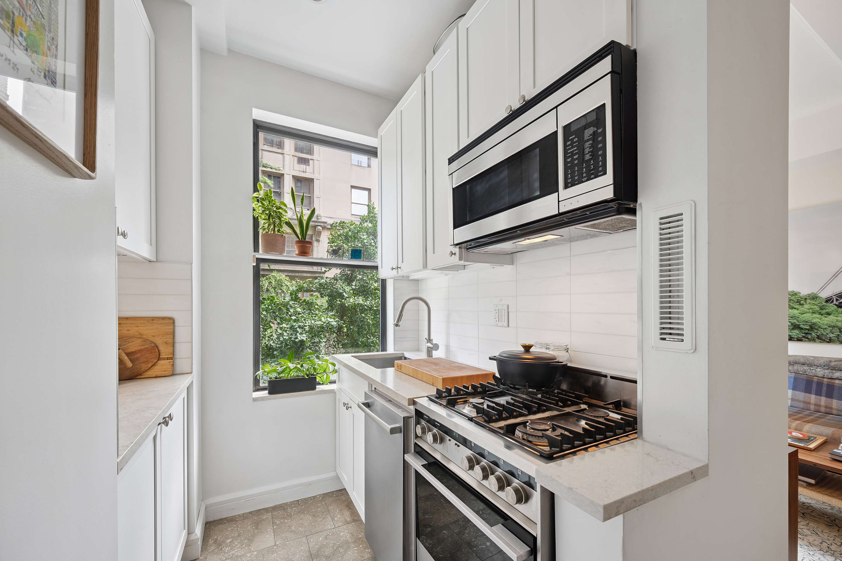 599 West End Avenue, Unit 3A Manhattan, NY 10024 - Photo 8 of 17