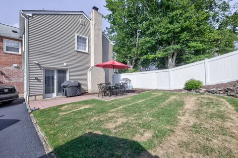 Contact Agent | Wayne Avenue, Springfield, PA 19064