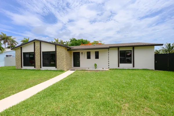 $899,000 | 18451 Southwest 90th Avenue, Cutler Bay, FL 33157