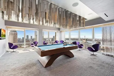 $955,000 | 322 West 57th Street, Unit 38Q | Hell's Kitchen