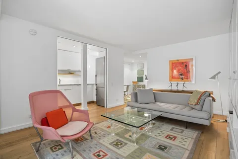 $949,000 | 200 Central Park South, Unit 18L | Central Park South