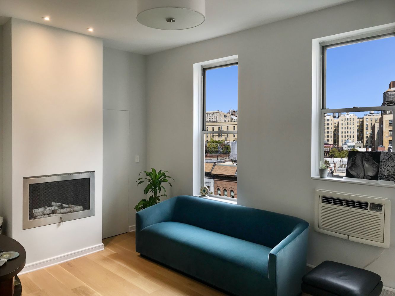 Isaac Olaizola, Real Estate Agent Compass