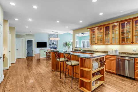 $1,275,000 | 15816 Thistlebridge Drive, Rockville, MD 20853