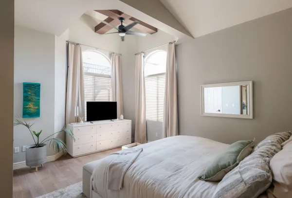 $1,799,000 | 230 Ardmore Avenue, Hermosa Beach, CA 90254