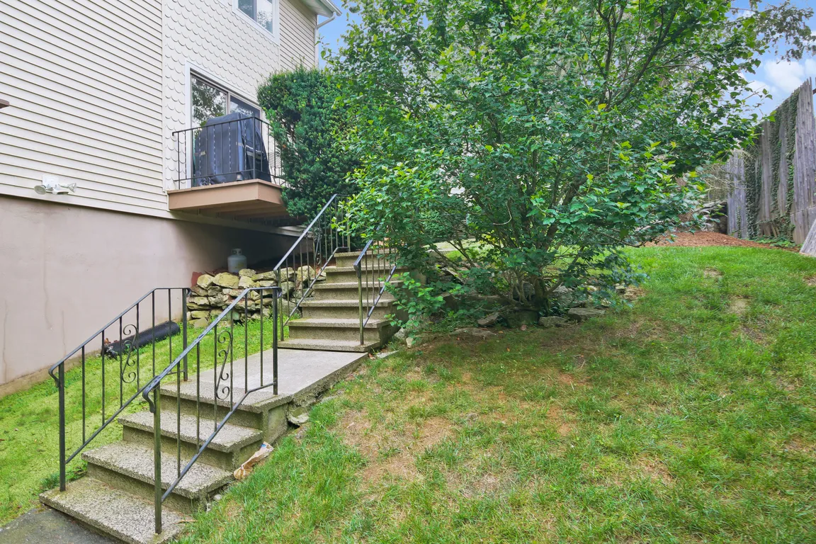 75 Cos Cob Avenue, Unit 9 Cos Cob, CT 06807 - Photo 18 of 21