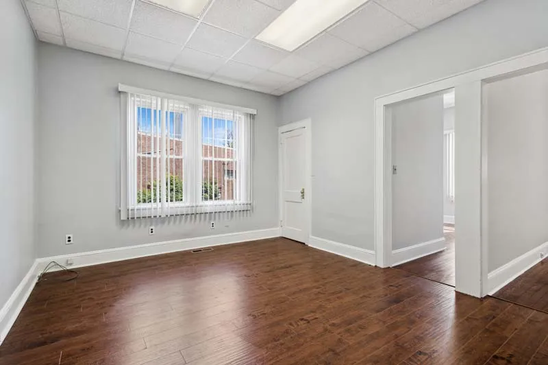 $3,300 | 586 Livingston Avenue, North Brunswick, NJ 08902