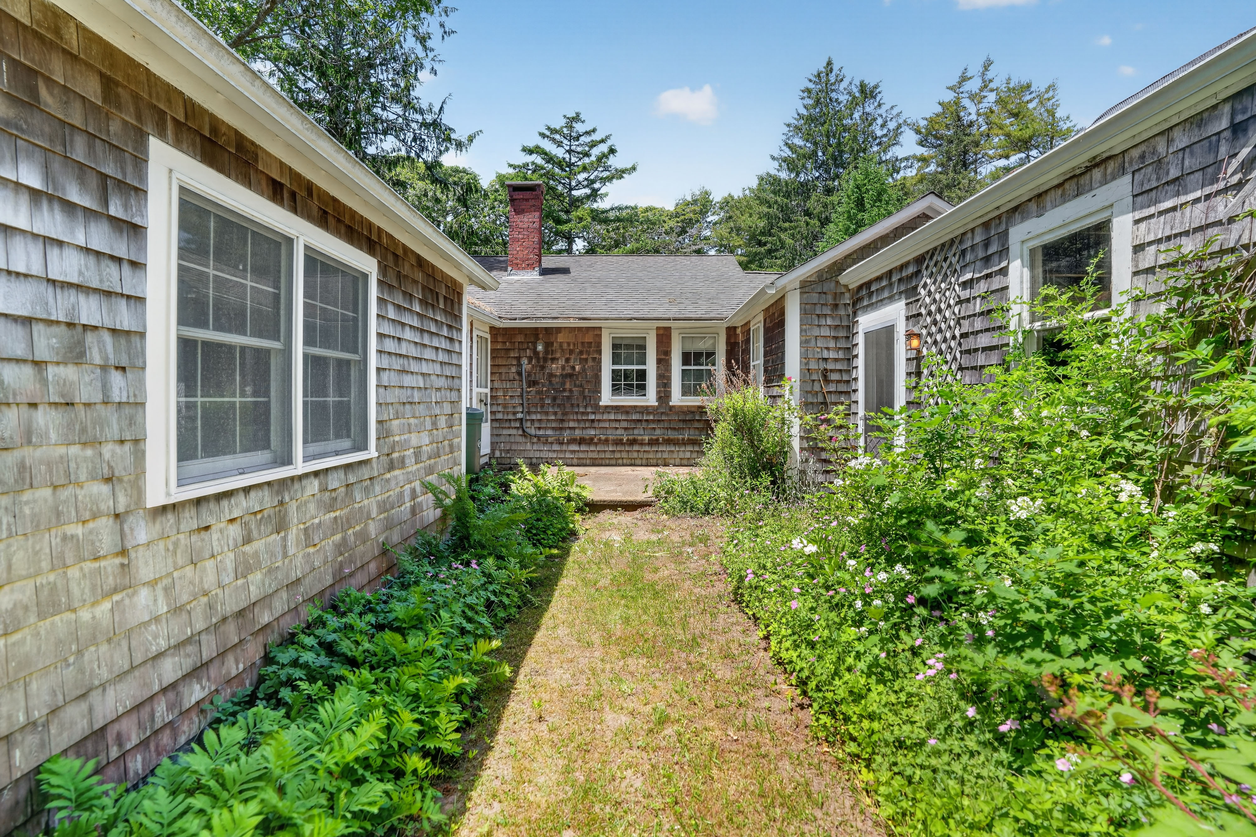 132 S Road Chilmark, MA 02535 - Photo 6 of 44