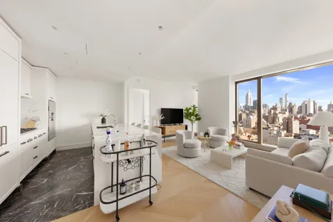 $4,295,000 | 500 West 18th Street, Unit EAST 19E | Chelsea