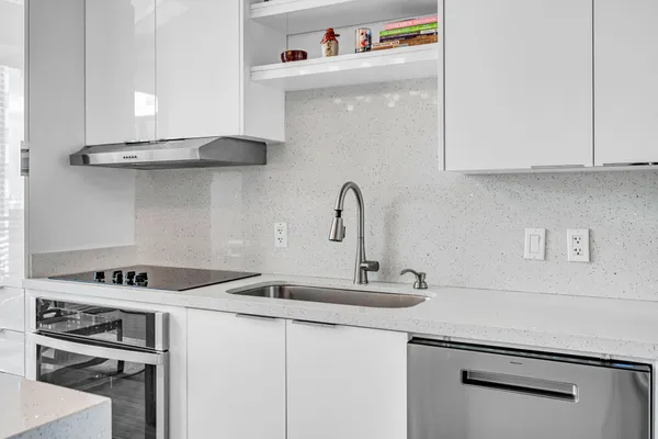 $419,999 | 690 Southwest 1st Court, Unit 1709, Miami, FL 33130