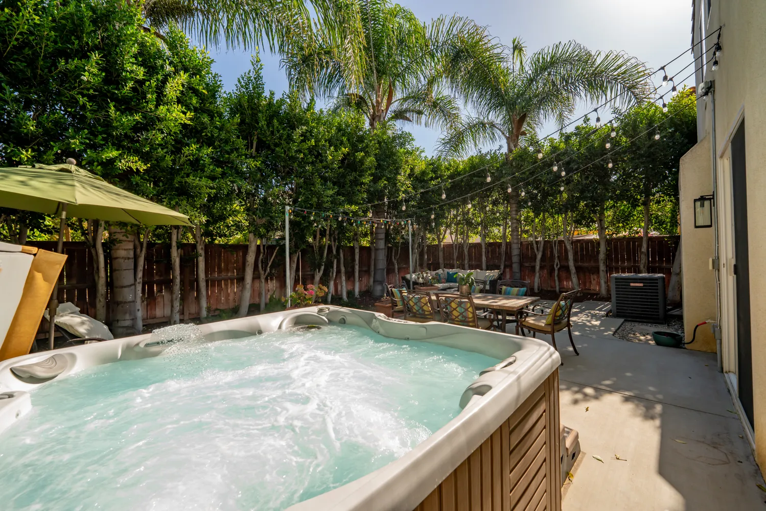 $1,129,000 | 7466 Louise Avenue, Lake Balboa, CA 91406