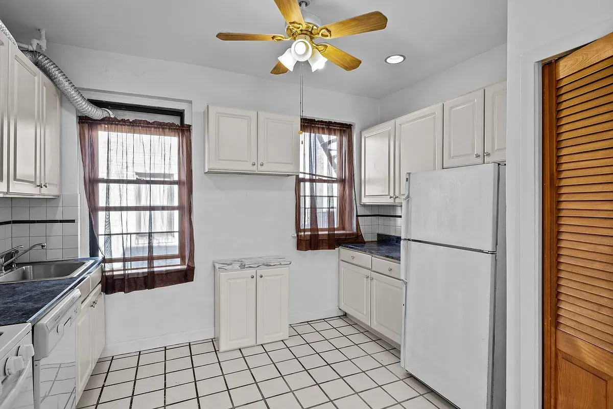 $260,000 | 21-37 33rd Street, Unit 5B | Astoria