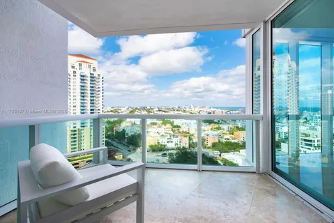 $4,500,000 | 1000 South Pointe Drive, Unit 1903, Miami Beach, FL 33139