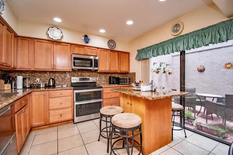 $589,000 | 6640 Thornhill Court, Unit 6, Boca Raton, FL 33433