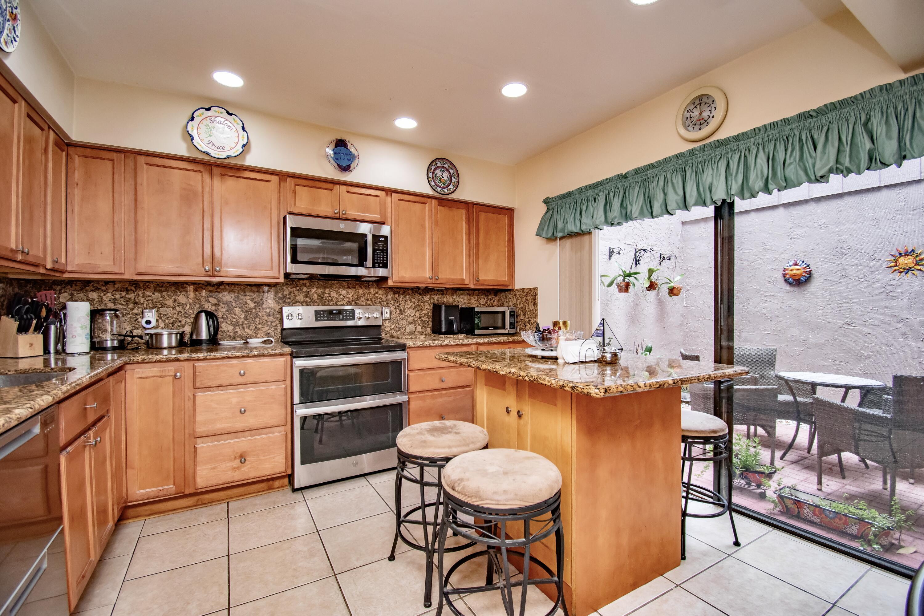 6640 Thornhill Court, Unit 6 Boca Raton, FL 33433 - Photo 5 of 23
