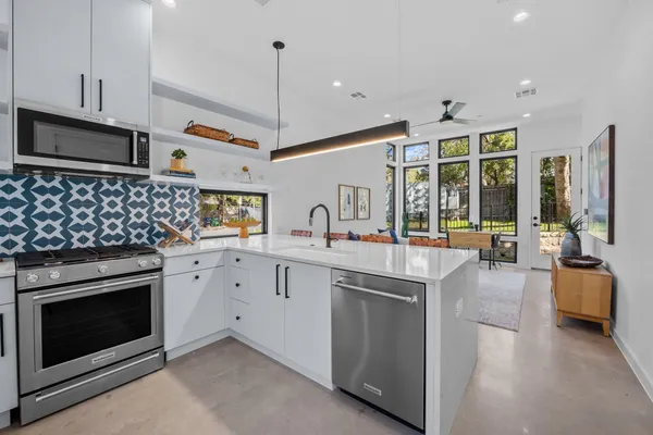 $579,000 | 219 Lessin Lane, Unit 10A, Austin, TX 78704