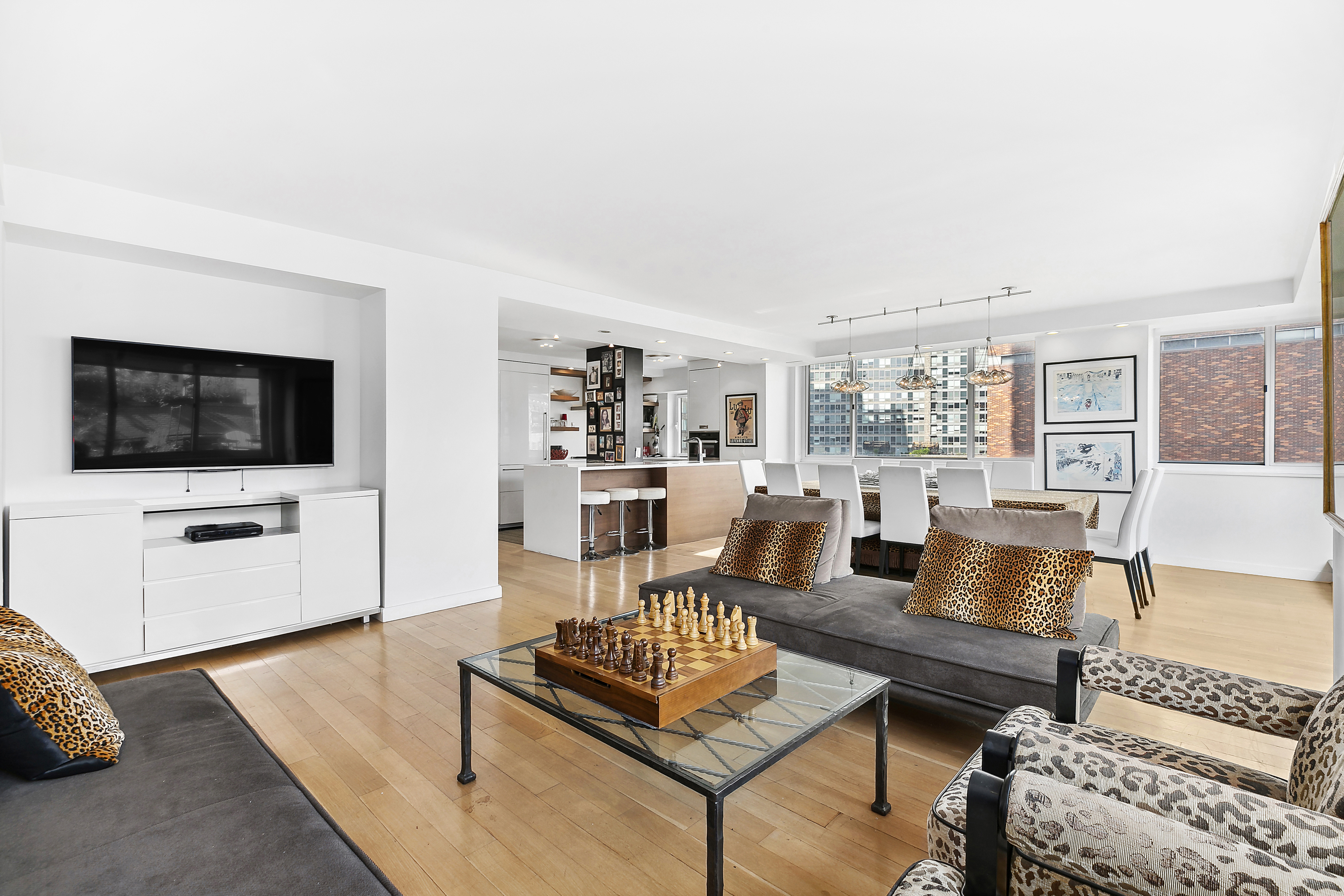 45 West 67th Street, Unit 9GH Manhattan, NY 10023 - Photo 3 of 14