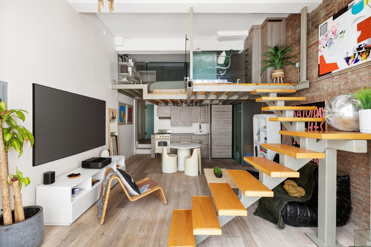 $999,000 | 35 East 10th Street, Unit 2E | Greenwich Village