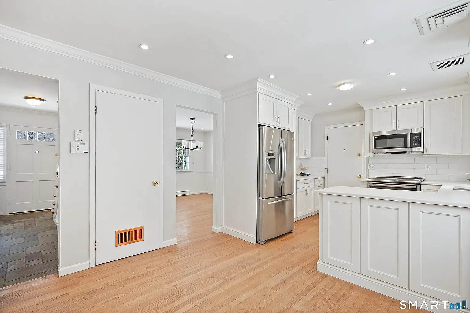 39 McIntosh Road Stamford, CT 06903 - Photo 10 of 39