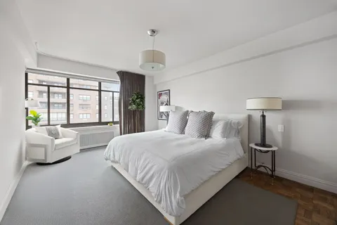 $1,699,500 | 715 Park Avenue, Unit 11A | Lenox Hill