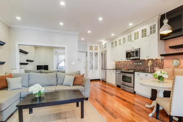 $599,000 | 225 West 70th Street, Unit 4B | Upper West Side
