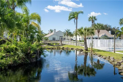 $179,900 | 1960 Westminster Circle, Unit 2, Vero Beach, FL 32966
